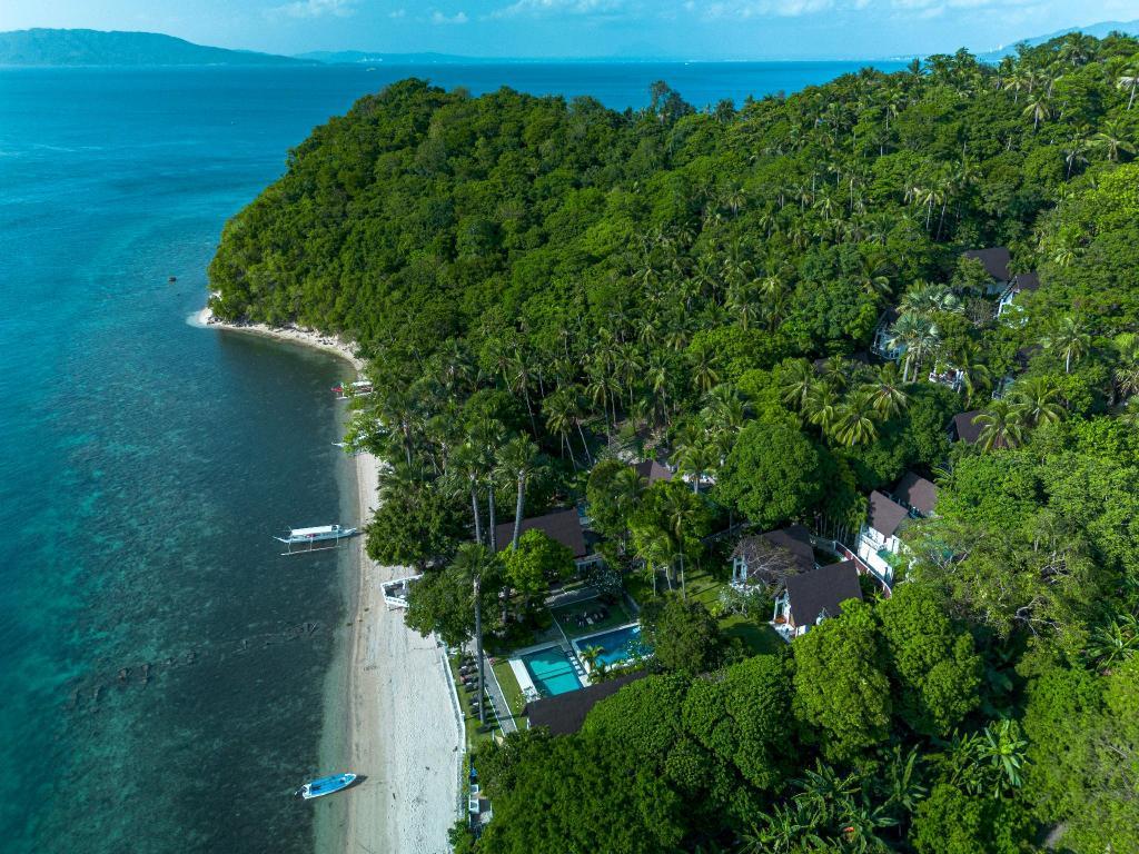 resort-puerto-galera.jpeg